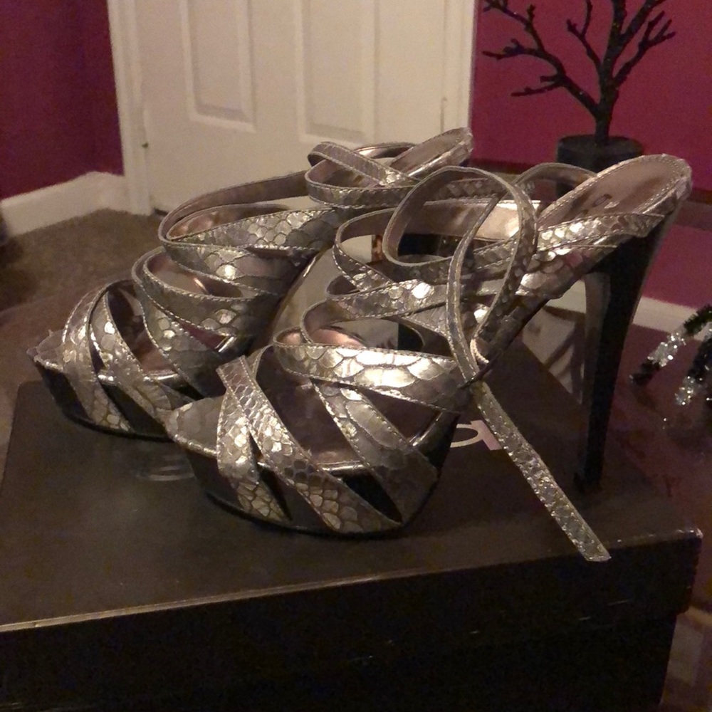 Bebe heels